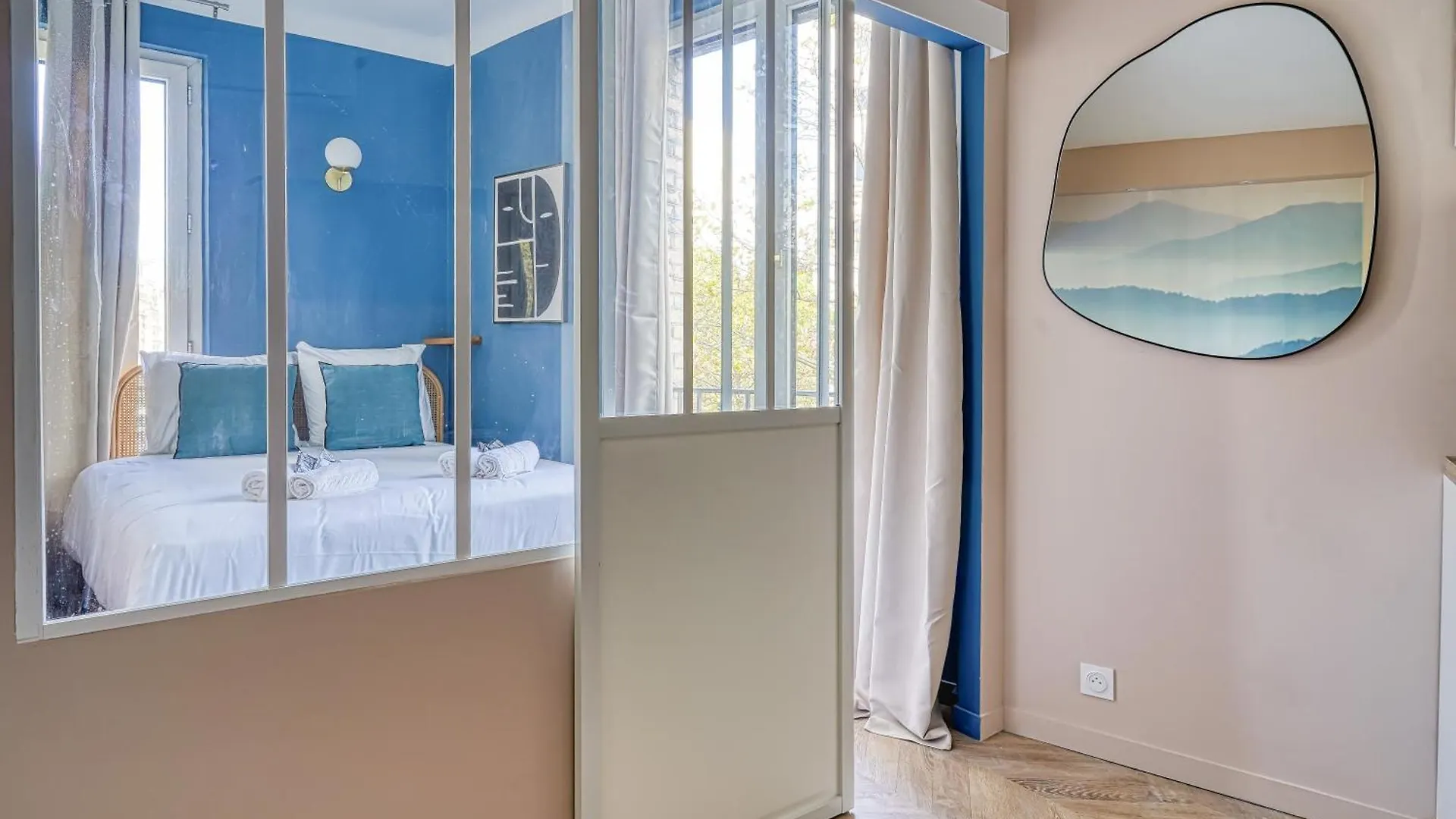 Studio Climatise Au Calme - Proche Batignolles Paris 0*,  France
