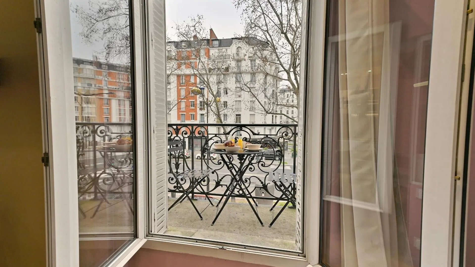 Apartment Studio Climatise Au Calme - Proche Batignolles Paris France