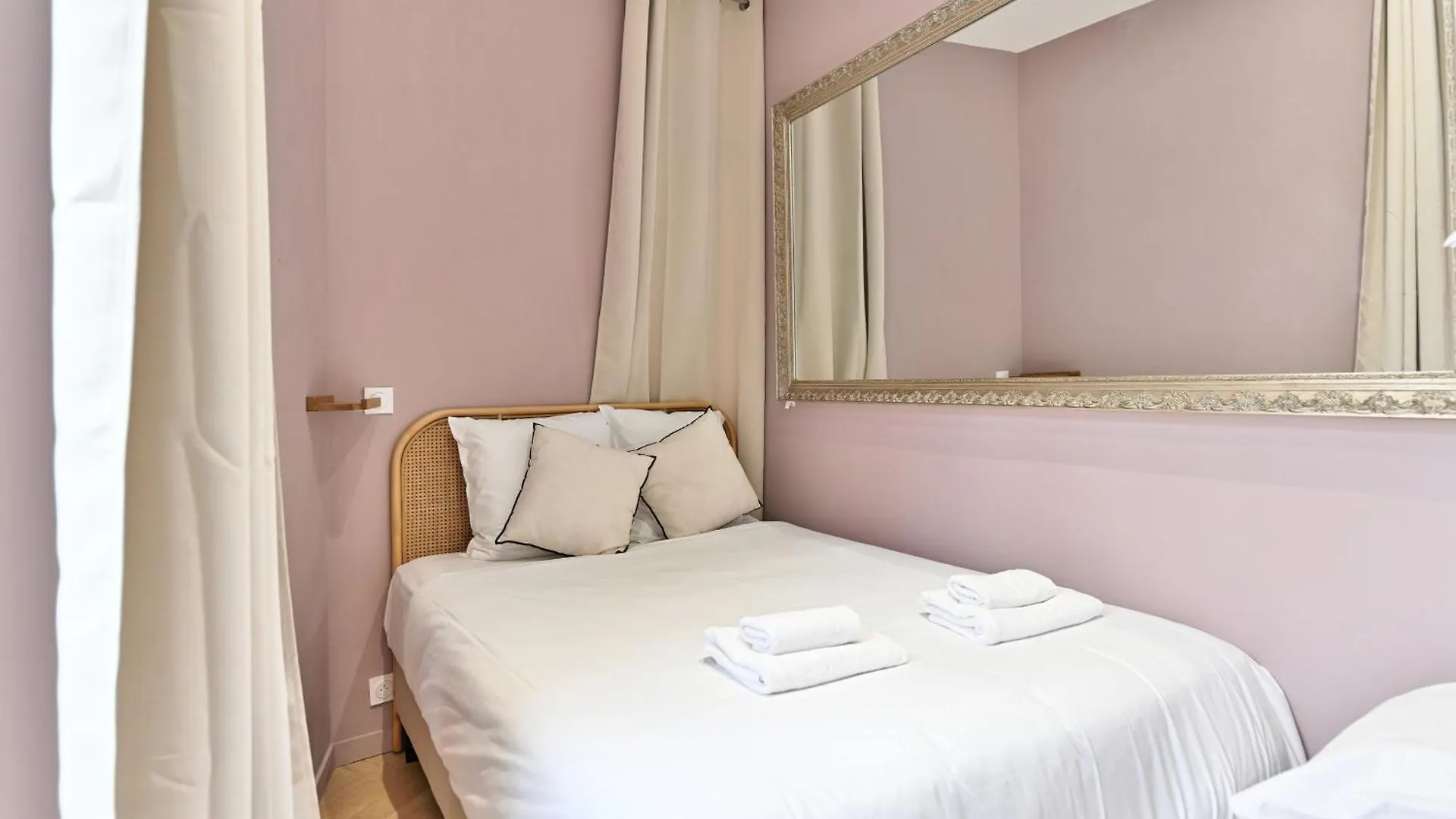 Studio Climatise Au Calme - Proche Batignolles Paris 0*,  France