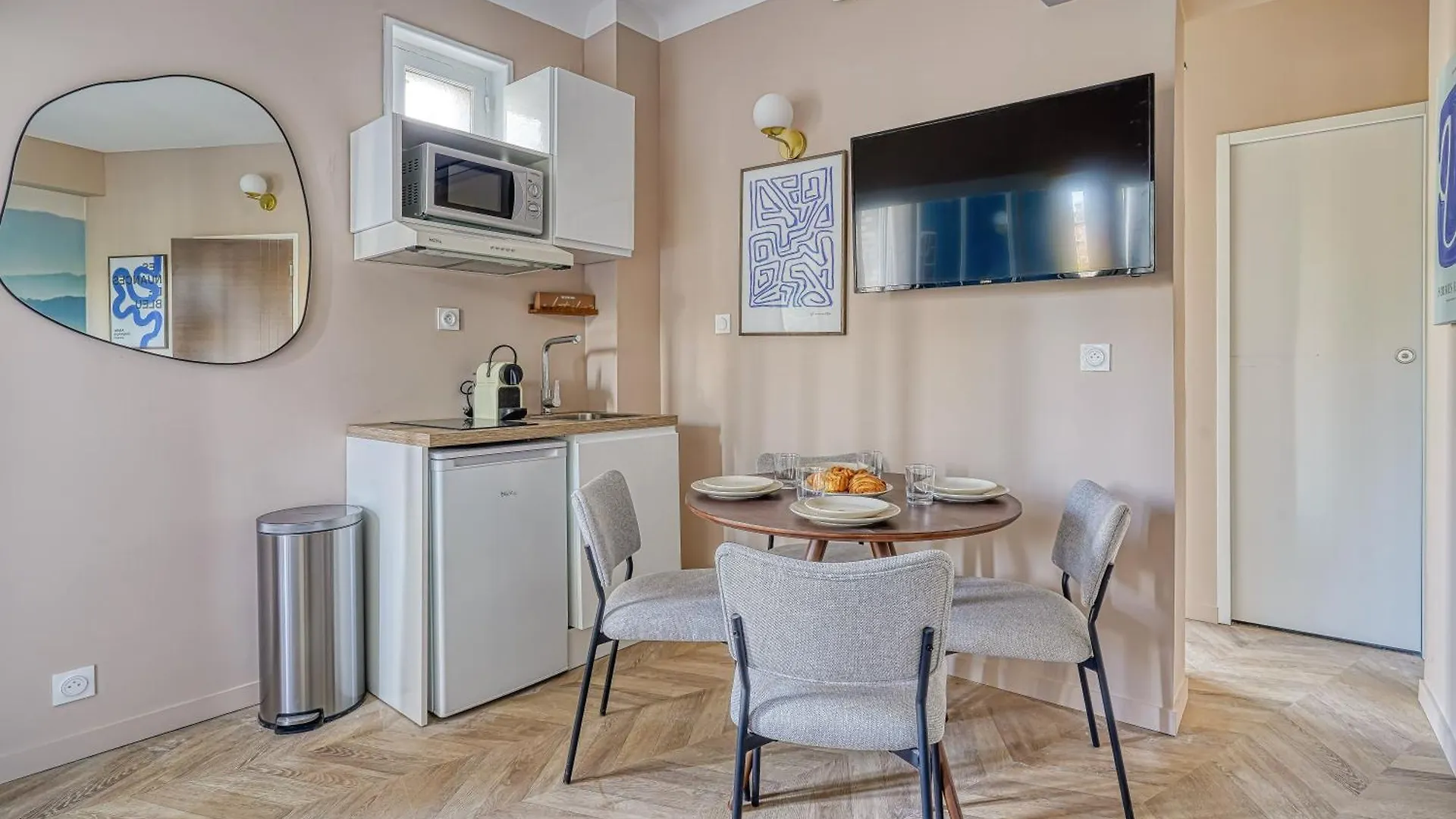 Apartment Studio Climatise Au Calme - Proche Batignolles Paris